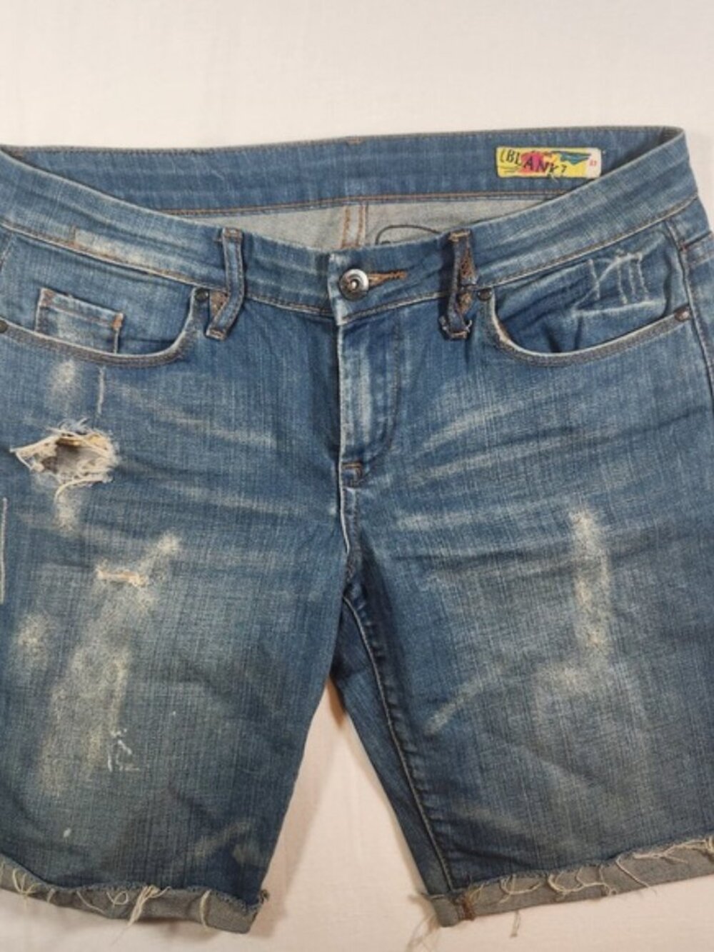 Blank NYC Distressed Denim Jean Shorts Medium Wash Raw Hem‎ Size 27